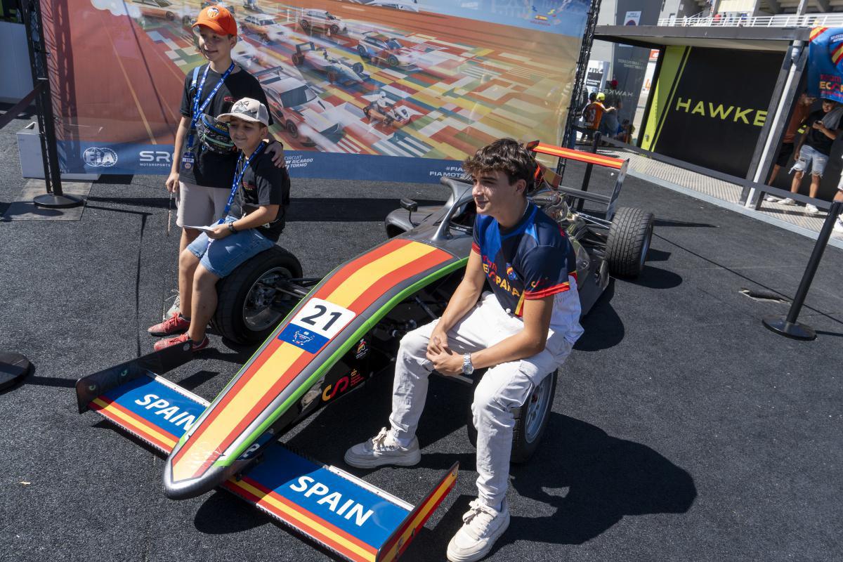 ¡Más de diez mil personas reunidas para celebrar el NAPA Racing Weekend en el Circuit Ricardo Tormo!