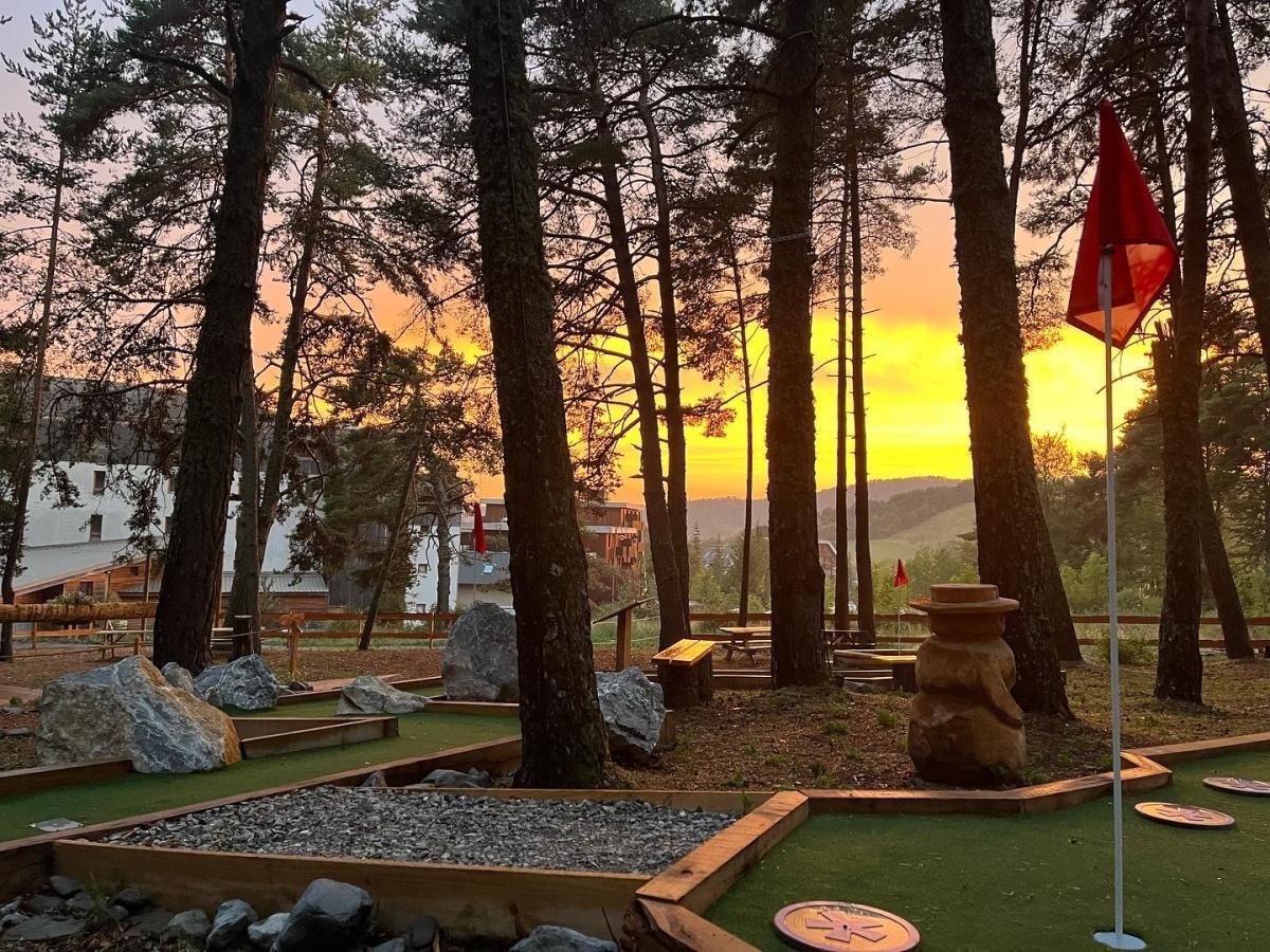 World Mini Golf