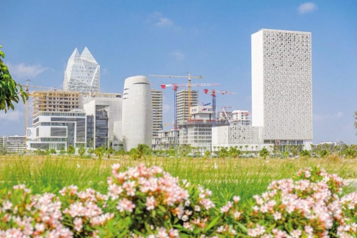 الدار البيضاء المالية: وول ستريت المغرب تجذب الشركات العالمية وتفتح بوابة أفريقيا وصفت صحيفة "لو فيغارو" الفرنسية المركز المالي في الدار الدار البيضاء المالية: وول ستريت المغرب تجذب الشركات العالمية وتفتح بوابة أفريقيا وصفت صحيفة "لو فيغارو" الفرنسية المركز المالي في الدار