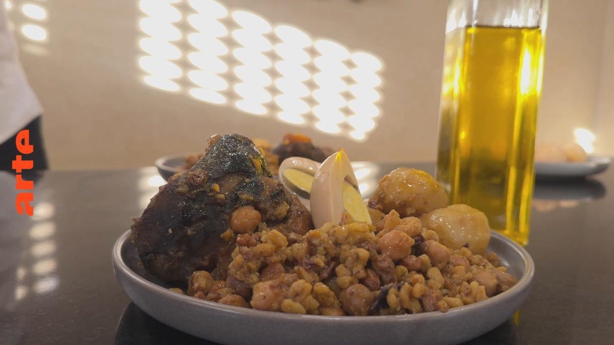 الدفينة المغربية: طبق يروي تاريخ الجالية اليهودية بالمغرب 