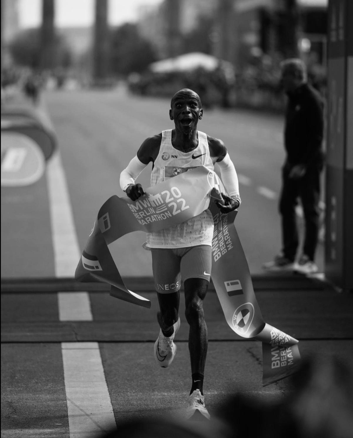 Les records sont fait pour être battus - Eliud Kipchoge Les records sont fait pour être battus - Eliud Kipchoge