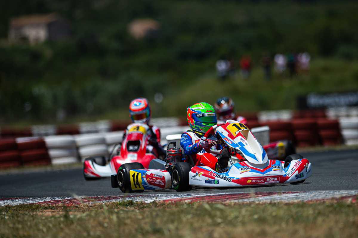 Sábado de calor (y Poles) en Chiva Sábado de calor (y Poles) en Chiva