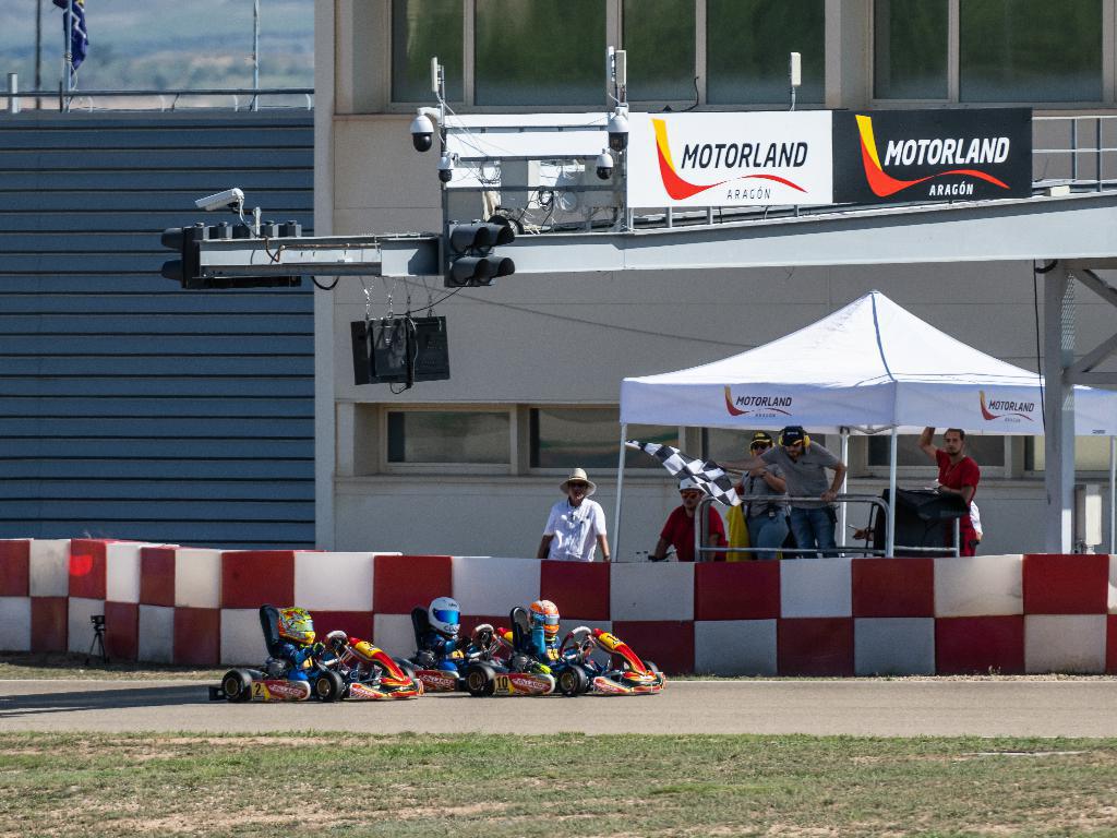 Calurosa y divertida jornada de Poles y mangas en Motorland Aragón Calurosa y divertida jornada de Poles y mangas en Motorland Aragón