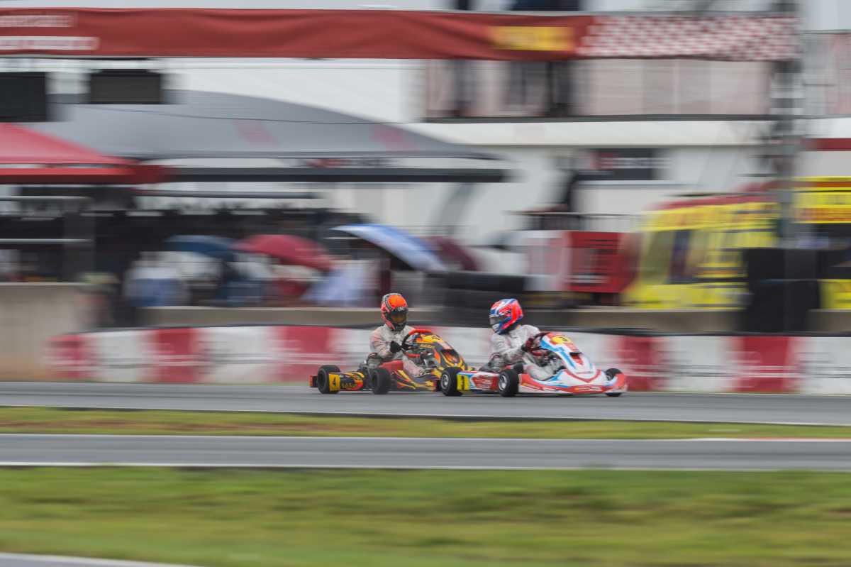 La lluvia anima la última jornada clasificatoria de 2024 en Chiva La lluvia anima la última jornada clasificatoria de 2024 en Chiva