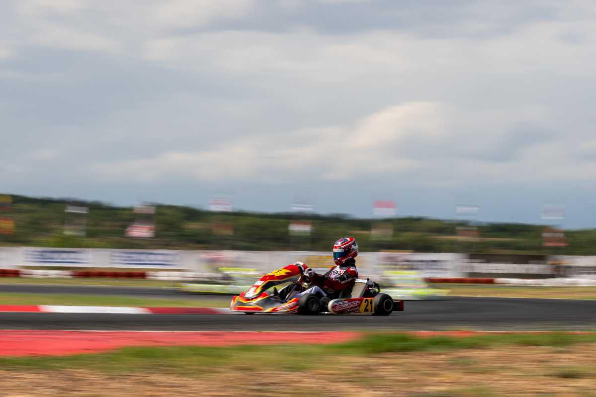 Chiva esquiva la lluvia en una espléndida jornada clasificatoria Chiva esquiva la lluvia en una espléndida jornada clasificatoria