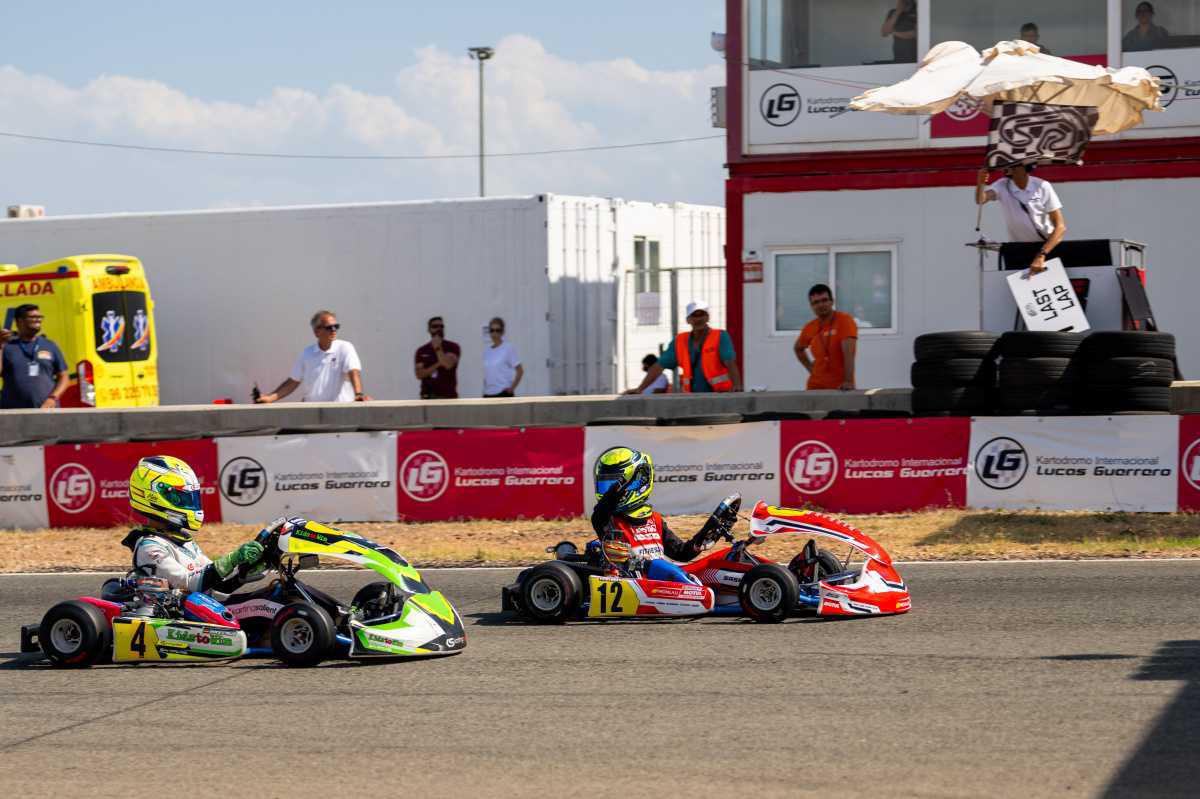 Chiva esquiva la lluvia en una espléndida jornada clasificatoria Chiva esquiva la lluvia en una espléndida jornada clasificatoria
