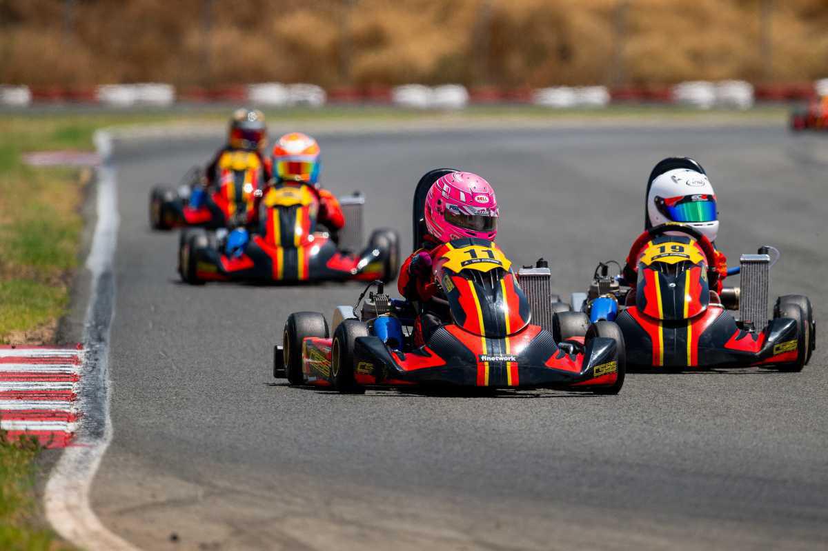 Chiva esquiva la lluvia en una espléndida jornada clasificatoria Chiva esquiva la lluvia en una espléndida jornada clasificatoria