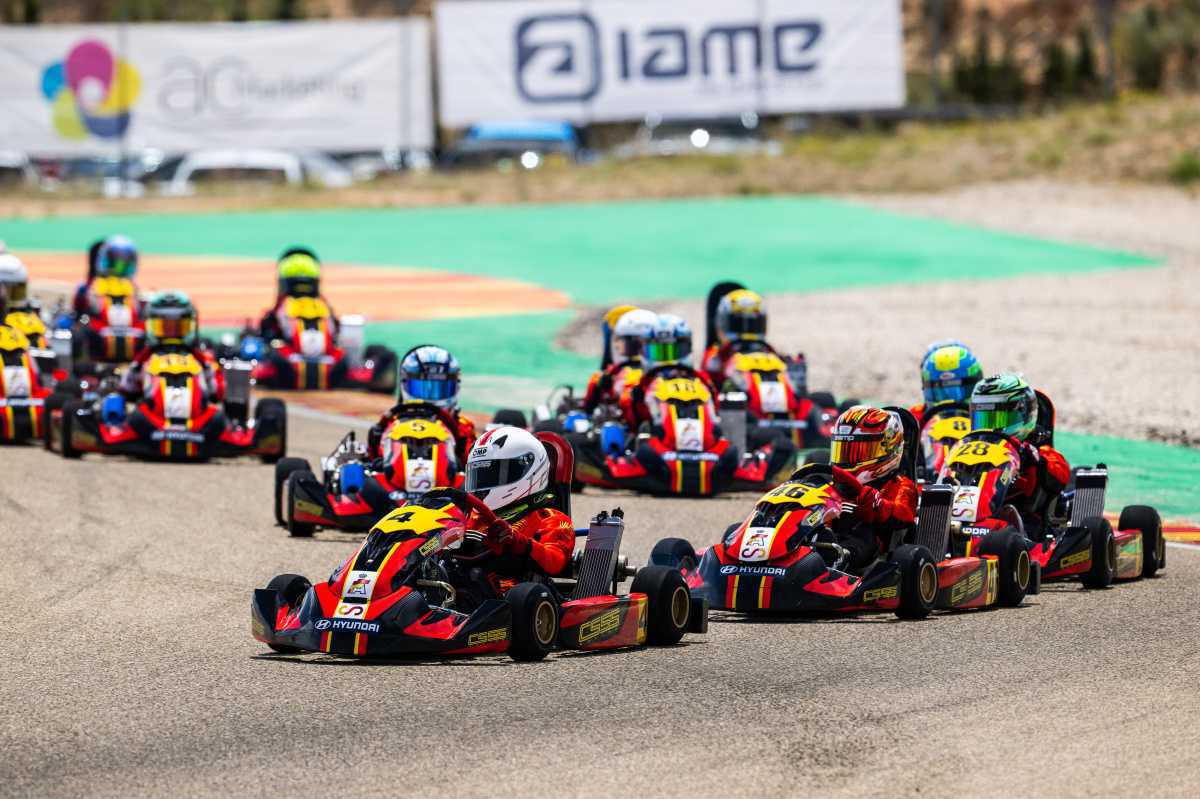 El viento no evita el espectáculo en el sábado de MotorLand Aragón