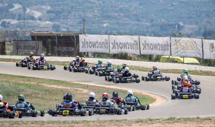 Calurosa y divertida jornada de Poles y mangas en Motorland Aragón