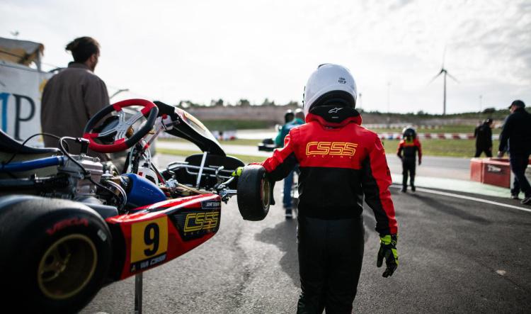 La importancia del apoyo de Carlos Sainz a los 'chavales' de la CS55 Racing Karting Academy