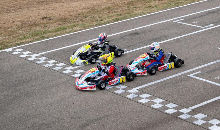 El CEK Finetwork cierra un domingo de 'photo-finish' en Zuera