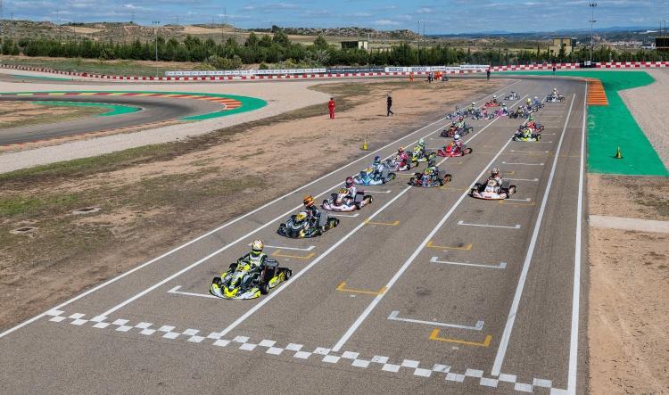 El viento no evita el espectáculo en el sábado de MotorLand Aragón