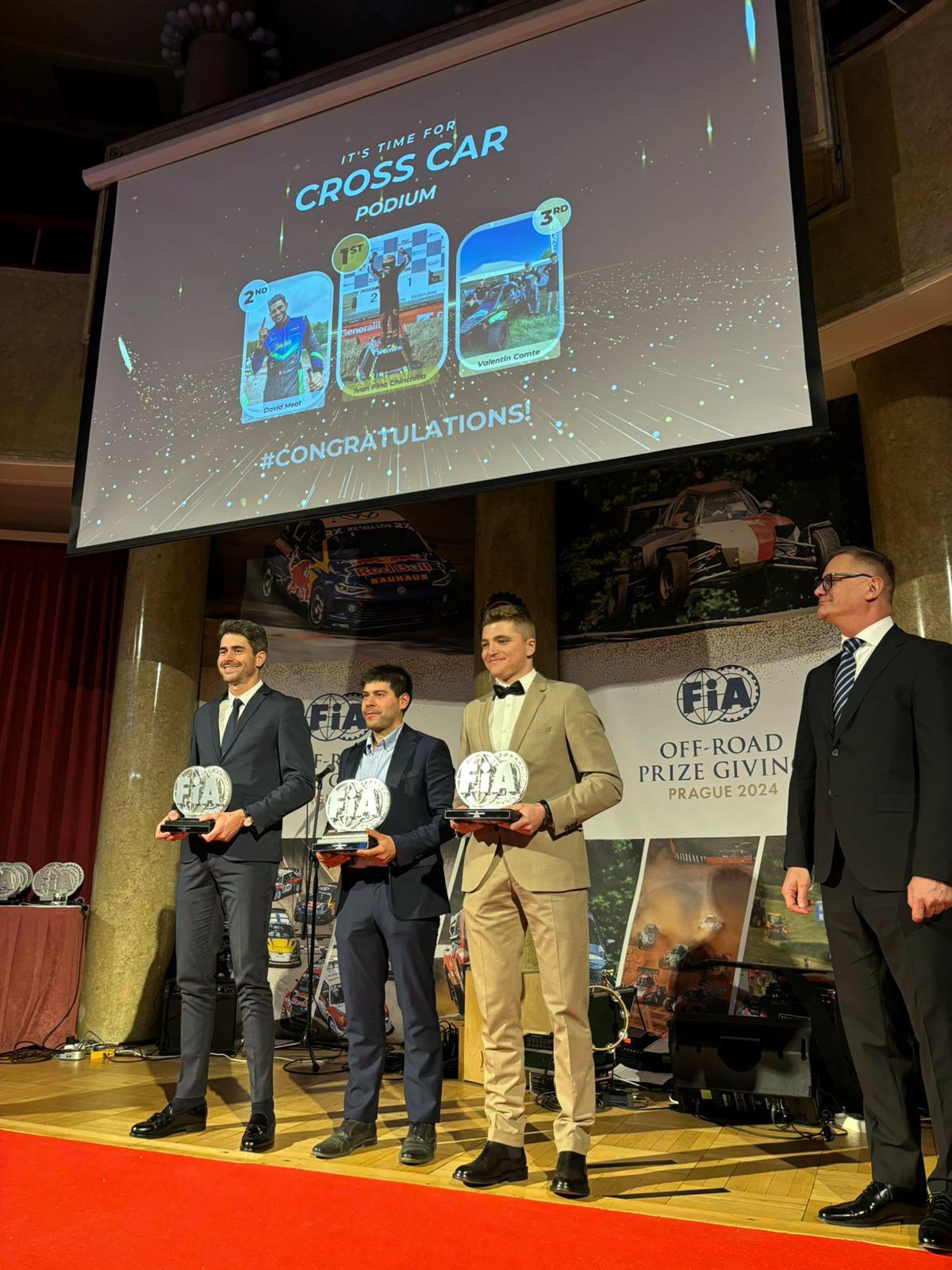 Iván Piña y Diego Martínez recogieron sus galardones en la Gala Off Road de la FIA