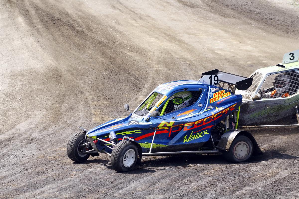 Espectáculo de primera en "La Catedral" Espectáculo de primera en "La Catedral"