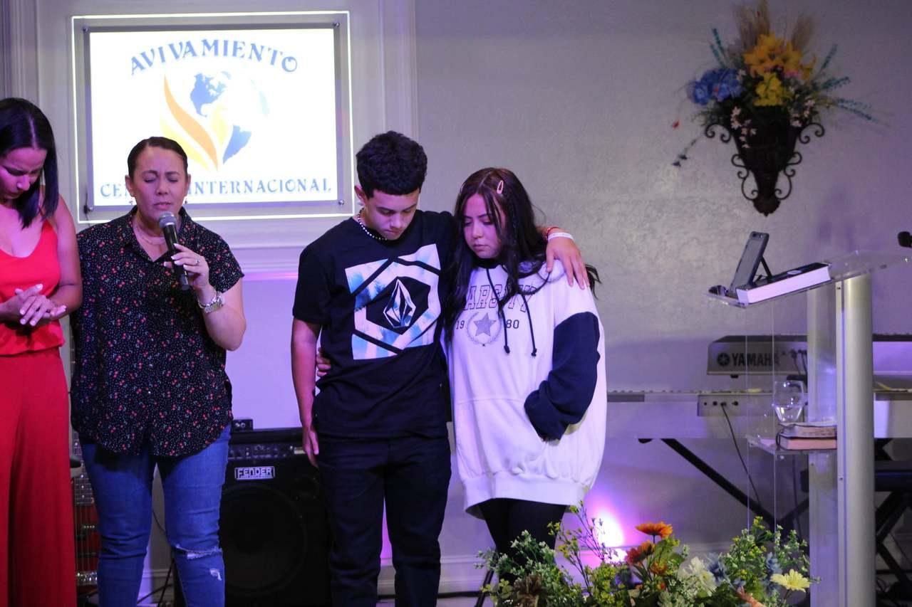 SERVICIO DE ADORACIÓN