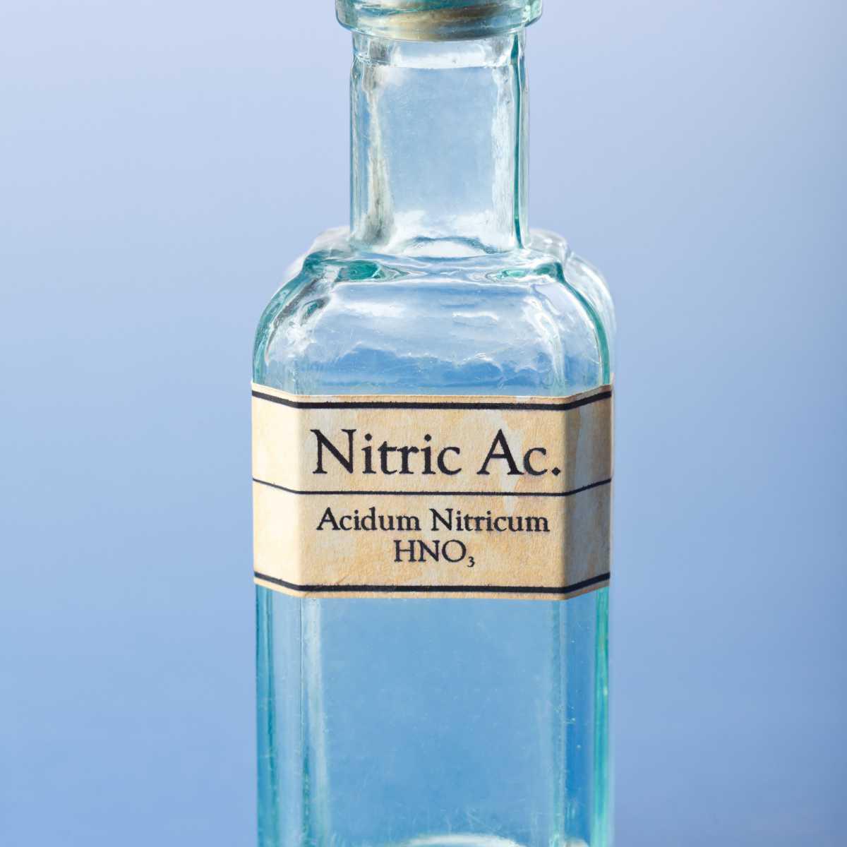 Nitricum acidum