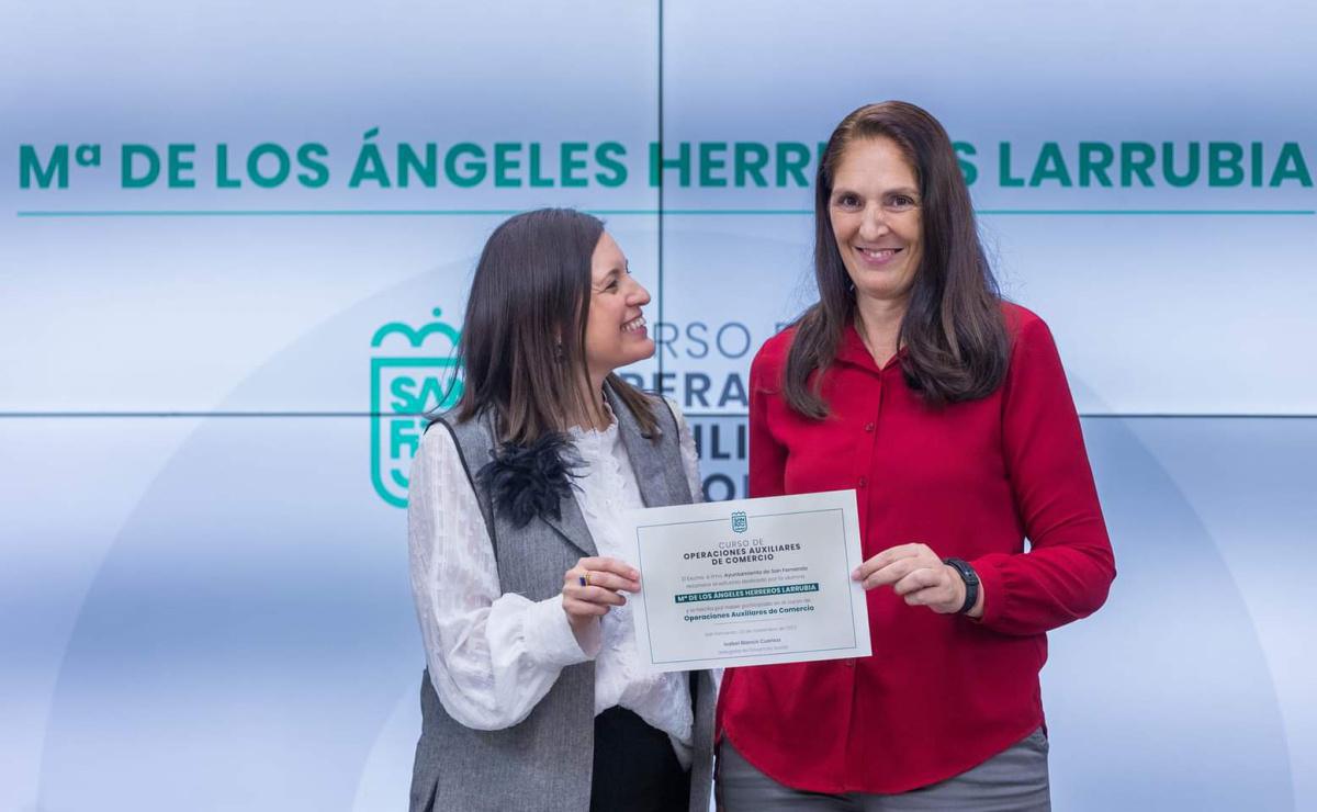Entrega de Diplomas del Curso Operaciones Auxiliares de Comercio 