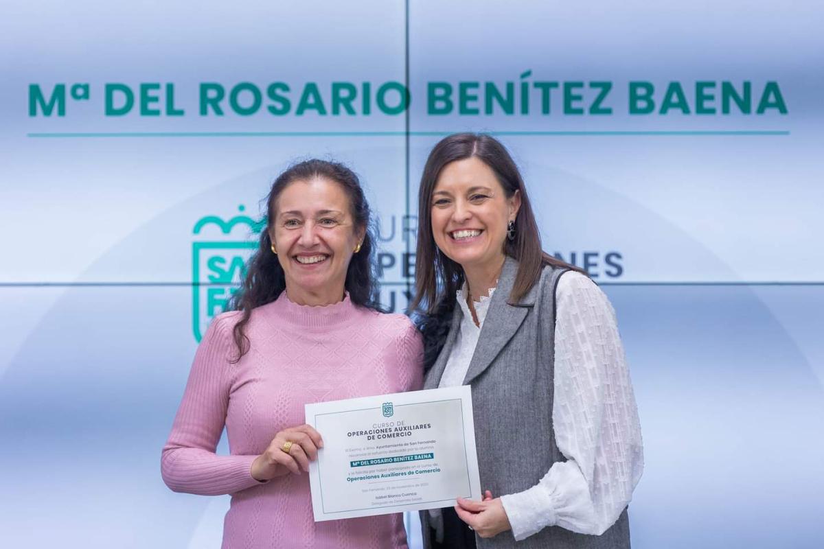 Entrega de Diplomas del Curso Operaciones Auxiliares de Comercio Entrega de Diplomas del Curso Operaciones Auxiliares de Comercio