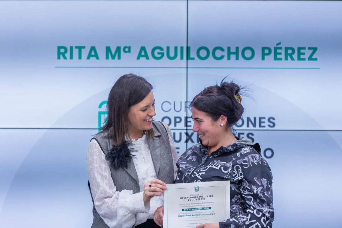 Entrega de Diplomas del Curso Operaciones Auxiliares de Comercio 