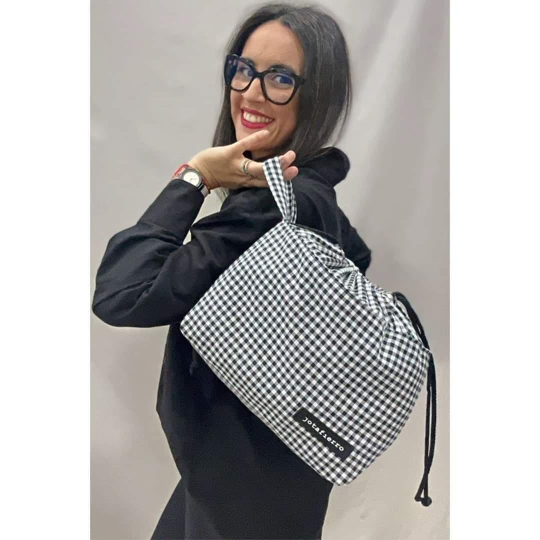 Jota Fierro esta a la Moda Jota Fierro esta a la Moda