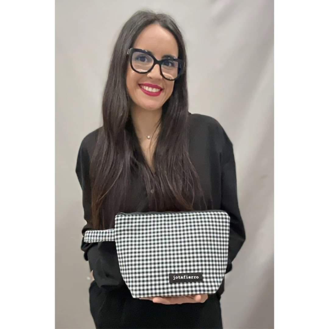 Jota Fierro esta a la Moda 