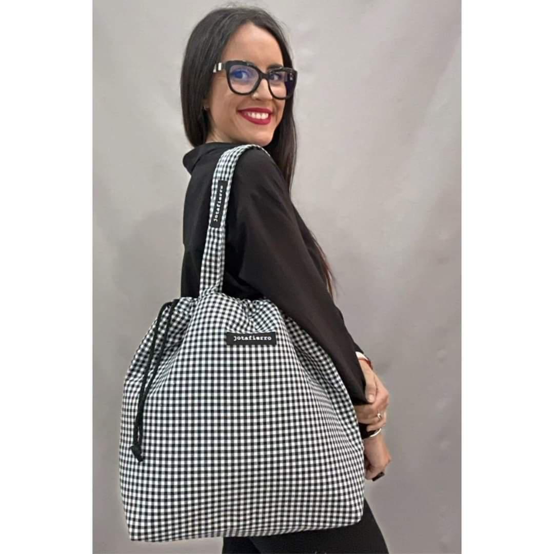 Jota Fierro esta a la Moda Jota Fierro esta a la Moda