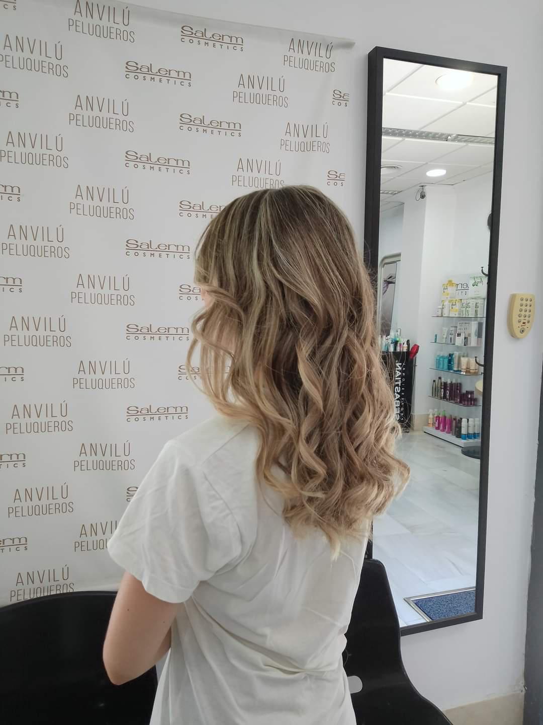 Dale un Cambio a tu Cabello en Anvilú Peluqueros Dale un Cambio a tu Cabello en Anvilú Peluqueros