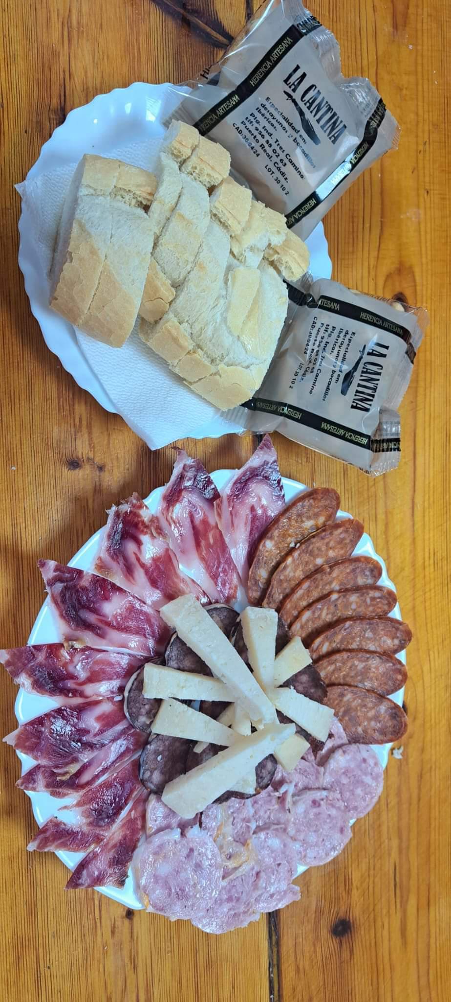 Disfruta de los Desayunos y Almuerzos de La Cantina Disfruta de los Desayunos y Almuerzos de La Cantina