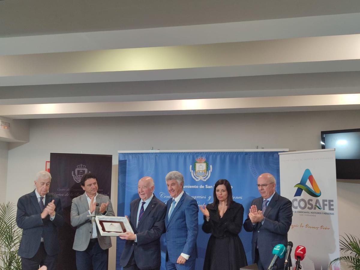 Homenaje de Acosafe y el Colectivo Empresarial, y de Comercio a Librería Bozano Homenaje de Acosafe y el Colectivo Empresarial, y de Comercio a Librería Bozano