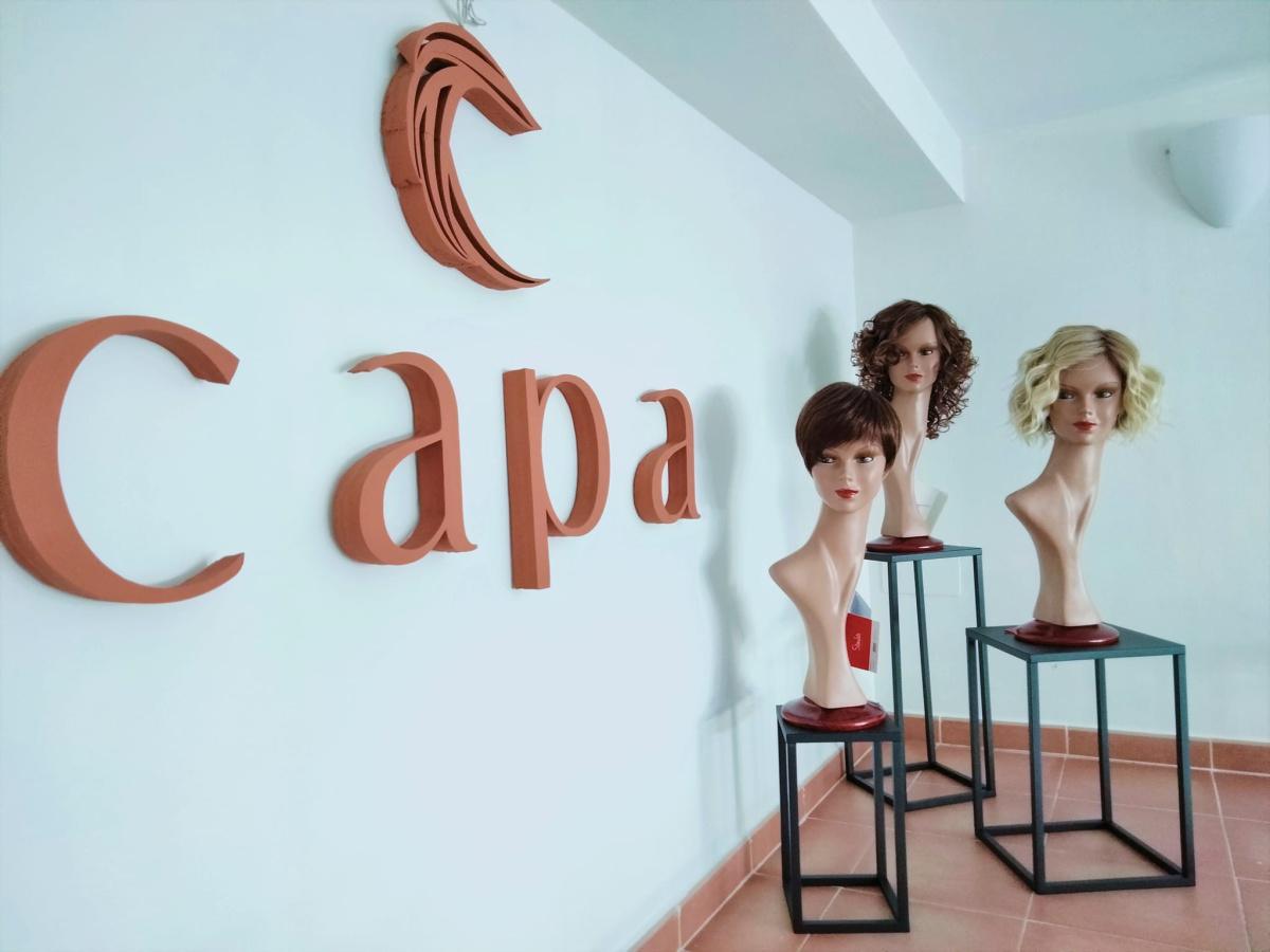 Capa Pelucas & Prótesis Capilares