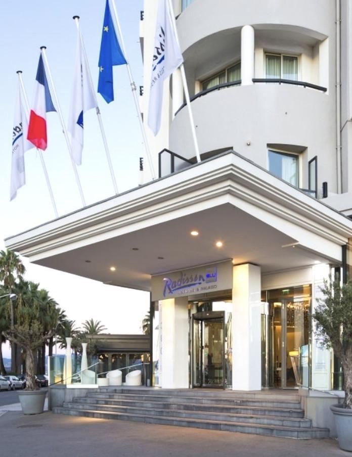 Qui sommes nous ? Qui sommes nous ?