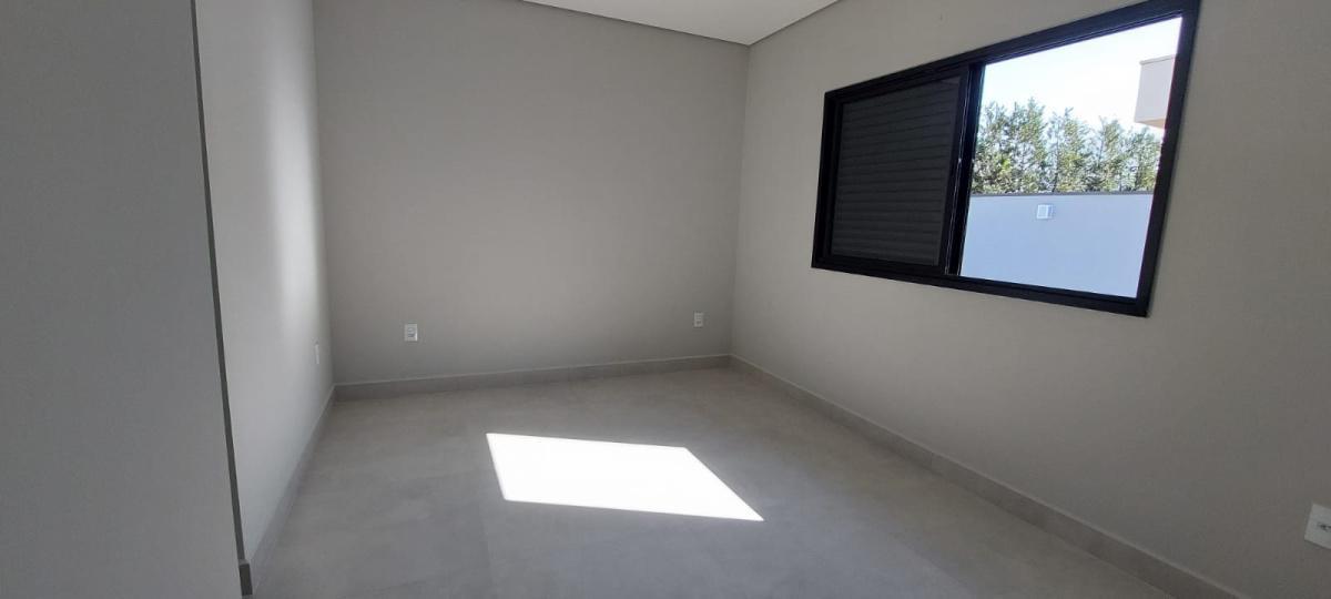 Casa 3 Dormitorios com suite - Condomínio Residencial Terras do Cancioneiro - Investe Imovel