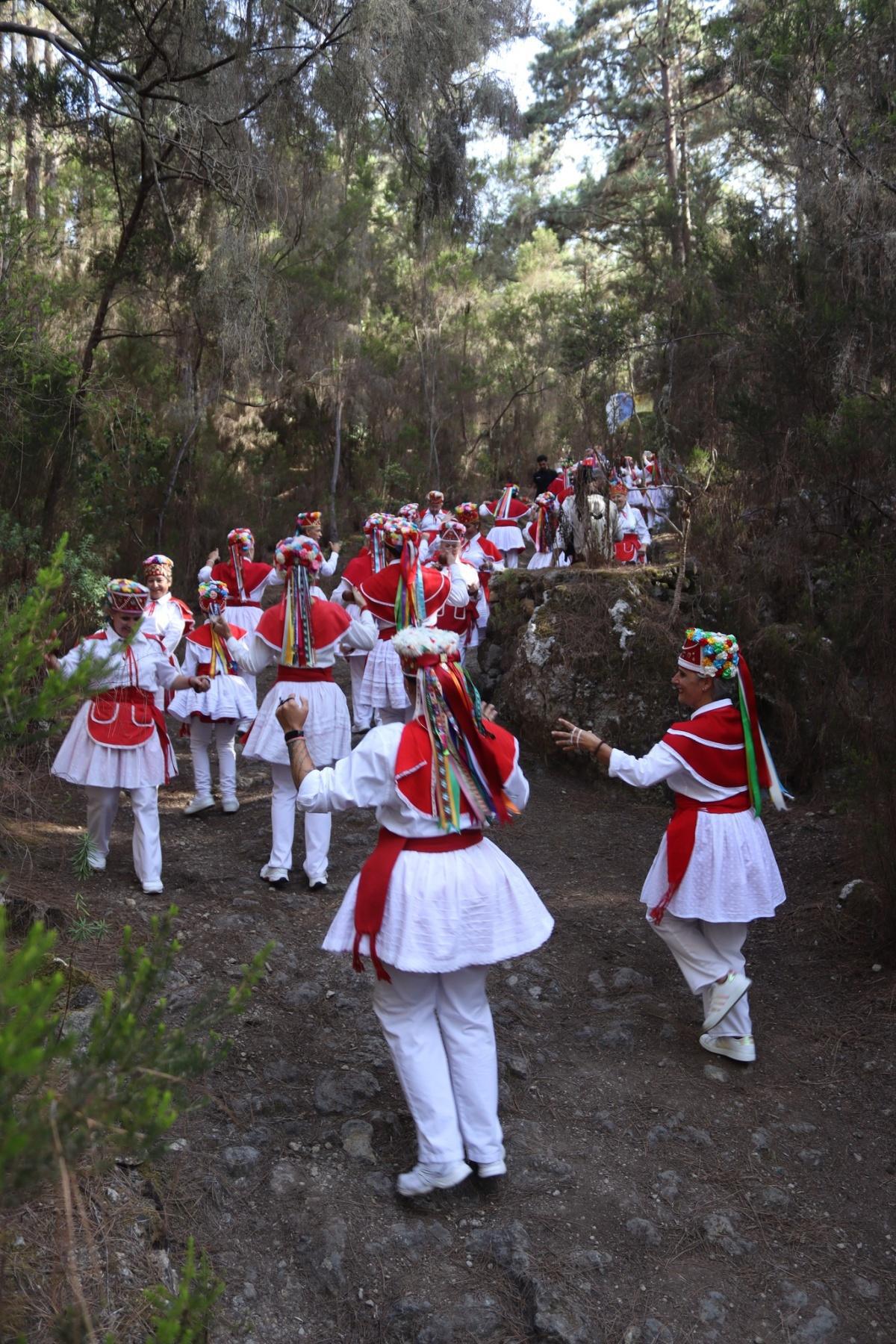 BAJADA DE LAS HAYAS