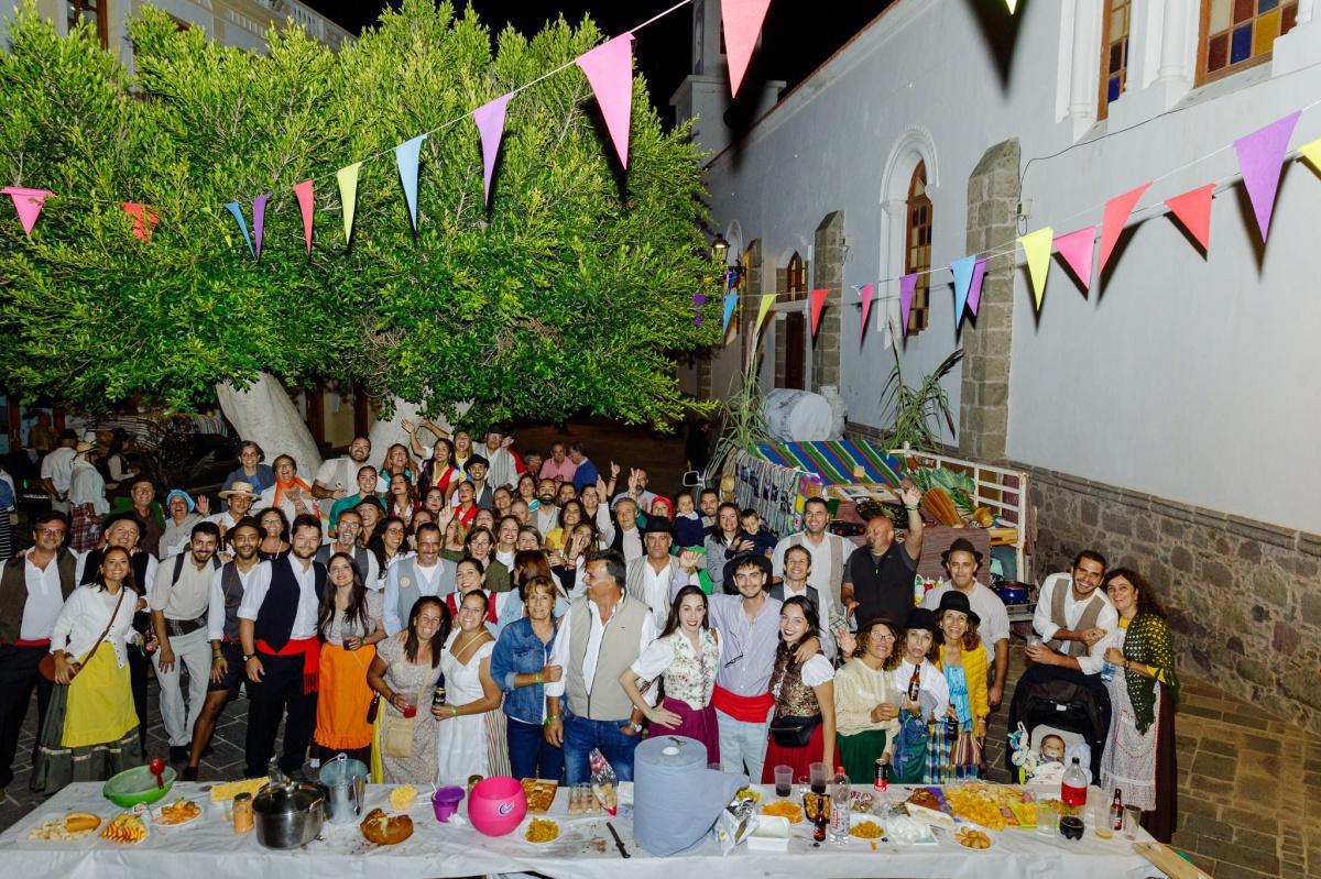 BAILE DE TAIFAS DE TEJEDA
