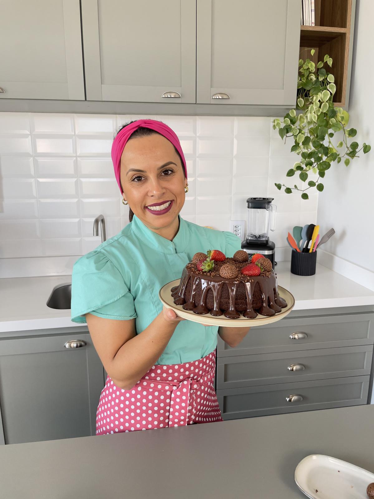 Ex-professora de Química, que se tornou professora de confeitaria, realizou curso presencial em Orlando