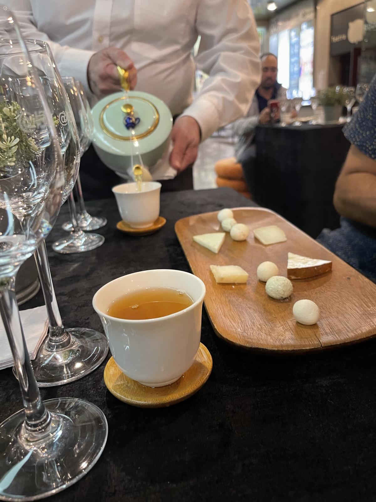Gabriel Balbas - Cata de quesos, chocolates y vino