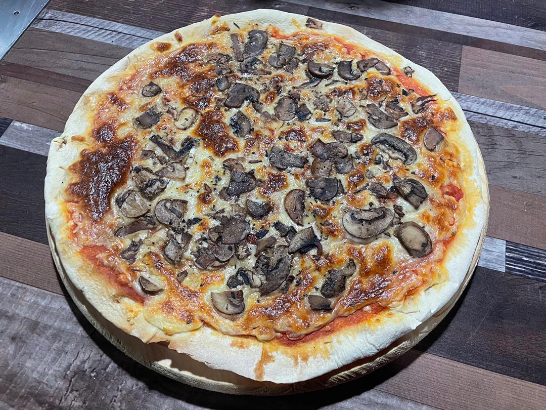 ALL YOU CAN EAT DE PIZZA Y SHOW MUSICAL