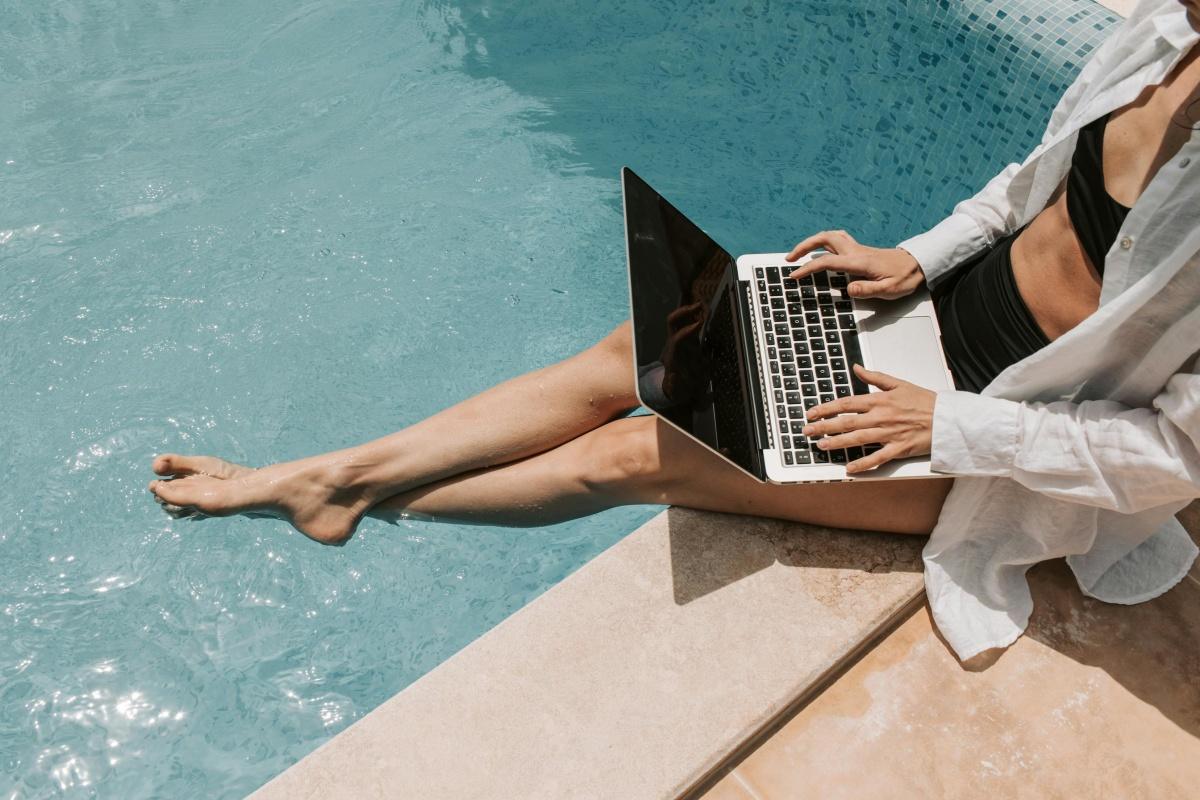 Télétravail à l’étranger : quelles sont les règles ?