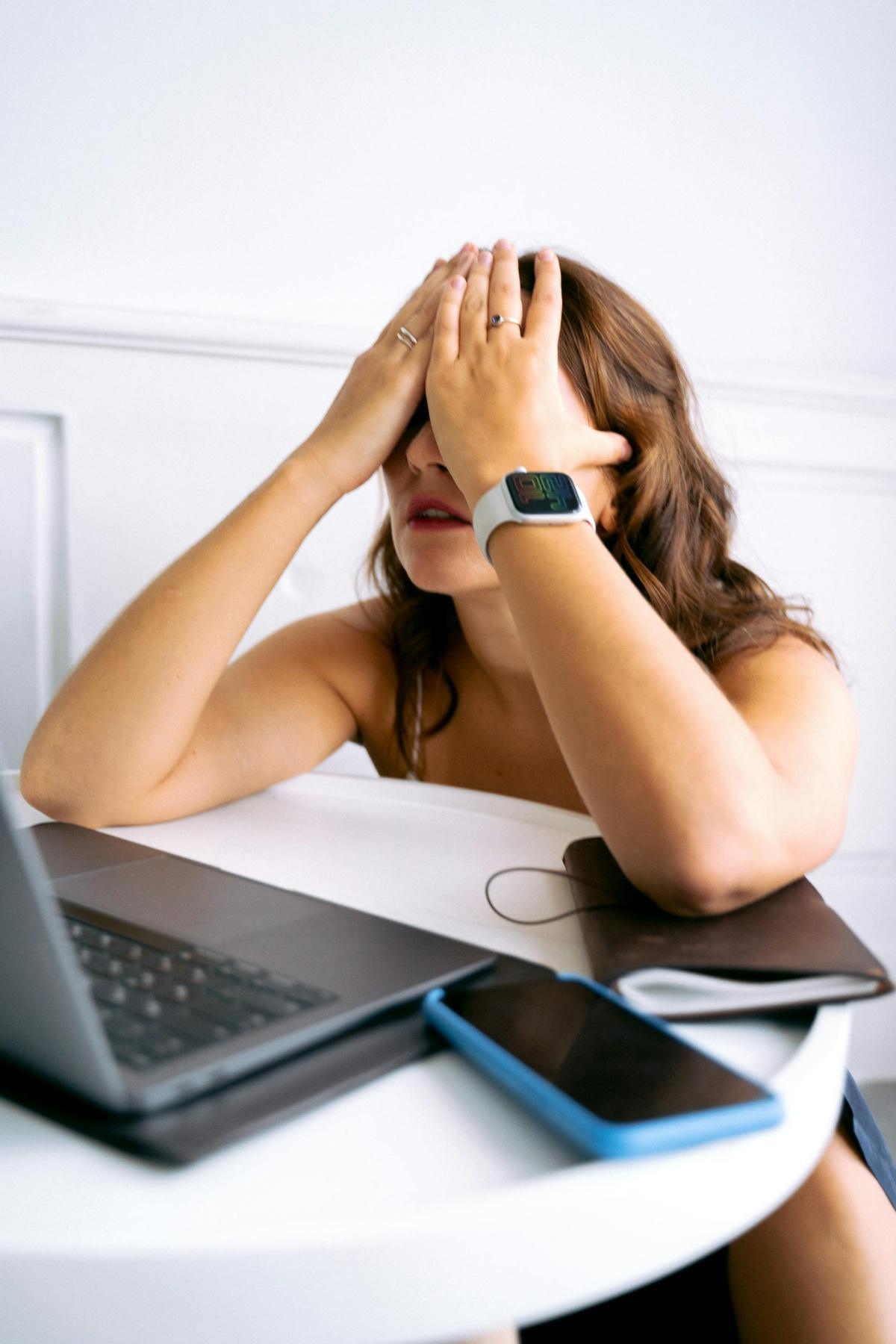 Charge mentale au travail : 4 clés pour alléger la surcharge cognitive des salariés Charge mentale au travail : 4 clés pour alléger la surcharge cognitive des salariés