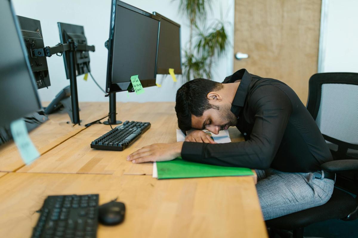 Burn-out : pourquoi il faut aussi soigner l’équipe, et pas seulement le salarié Burn-out : pourquoi il faut aussi soigner l’équipe, et pas seulement le salarié
