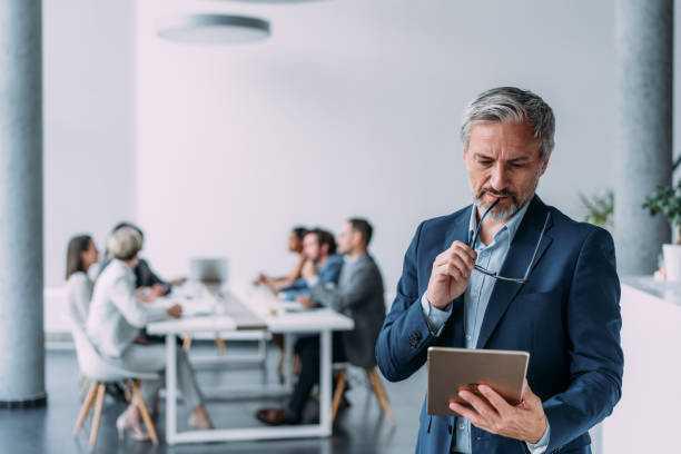 « Il ne me fait jamais de retour sur mes dossiers, je ne sais pas dans quelle direction aller » : ces « managers fantômes » qui tirent leur équipe vers le bas