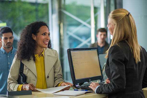 Les employés de banque n'ont pas disparu avec l'arrivée des distributeurs de billets: ces 2 chercheurs veulent en finir avec les prévisions alarmistes des destructions d'emplois par l'IA