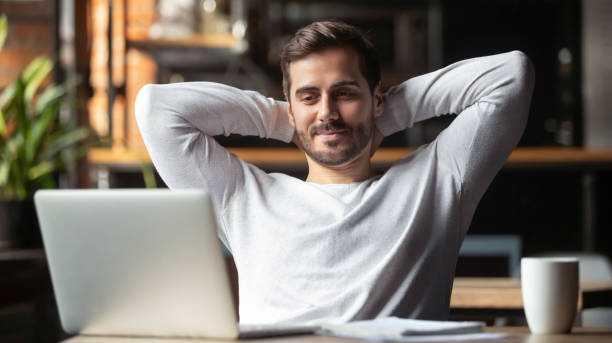 Lever le pied au travail, comment en parler à son employeur ?