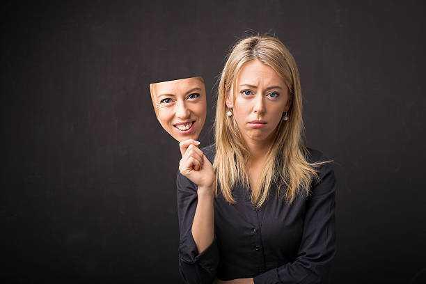 Masque social : pourquoi près de la moitié des actifs ne montrent pas leur vrai visage au travail