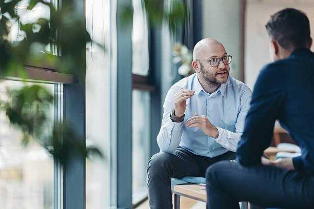 Plus question de démissionner, l'heure est désormais au "jobhugging": près de 7 salariés sur 10 jugent trop risqué de quitter leur emploi tandis que les offres se raréfient et que le chômage menace