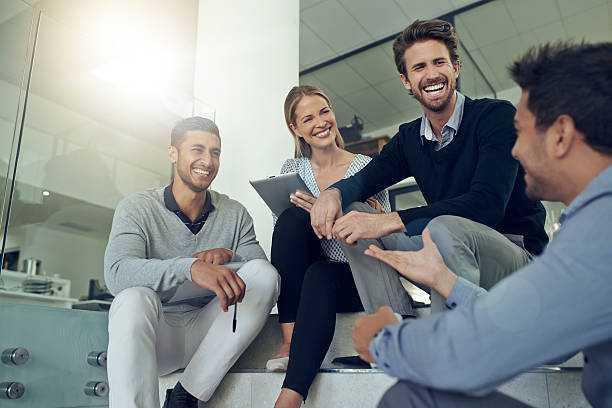 Le Télétravailleur : « Le rire au travail désacralise les passions » Le Télétravailleur : « Le rire au travail désacralise les passions »