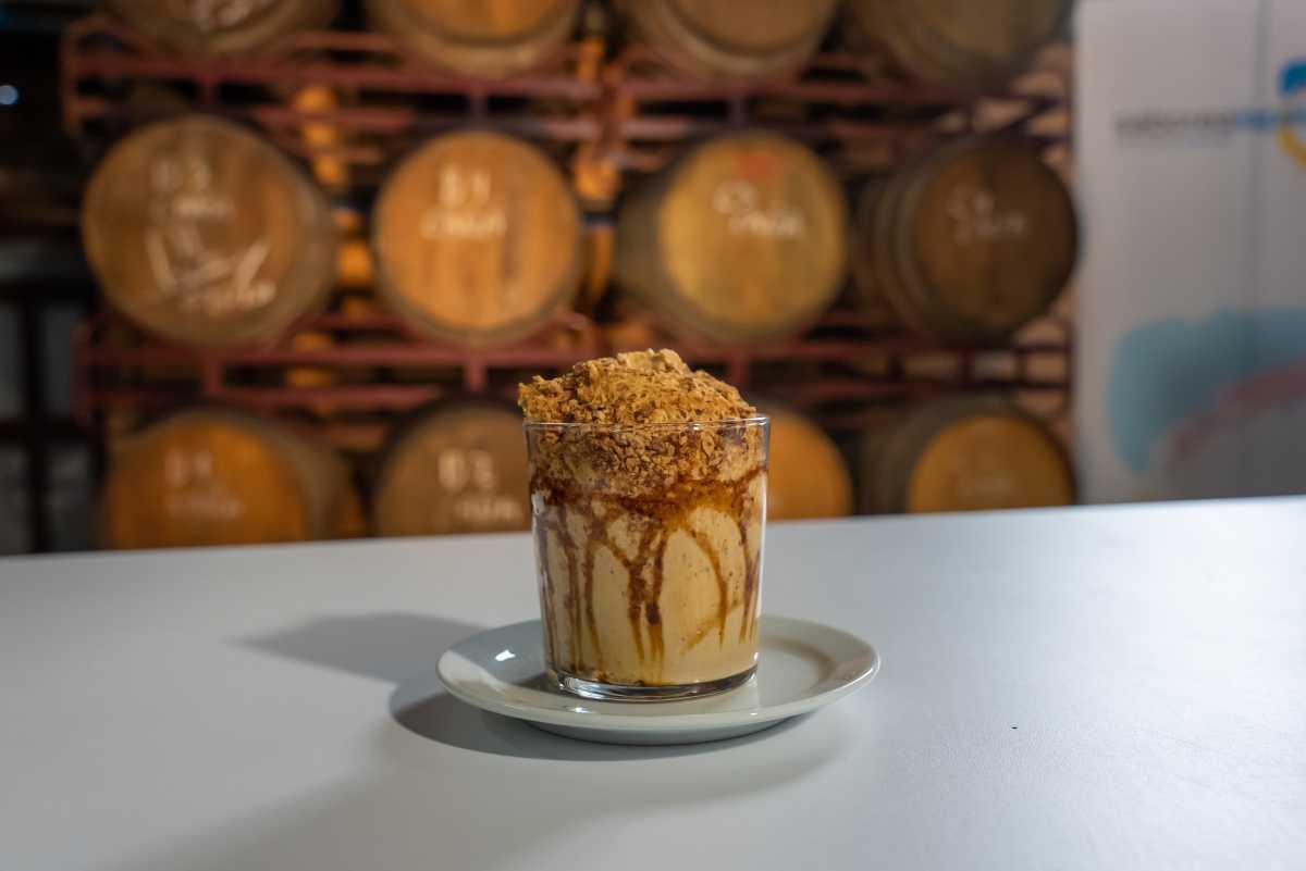 Espuma De Gofio Con Miel Y Almendras Tostadas Espuma De Gofio Con Miel Y Almendras Tostadas
