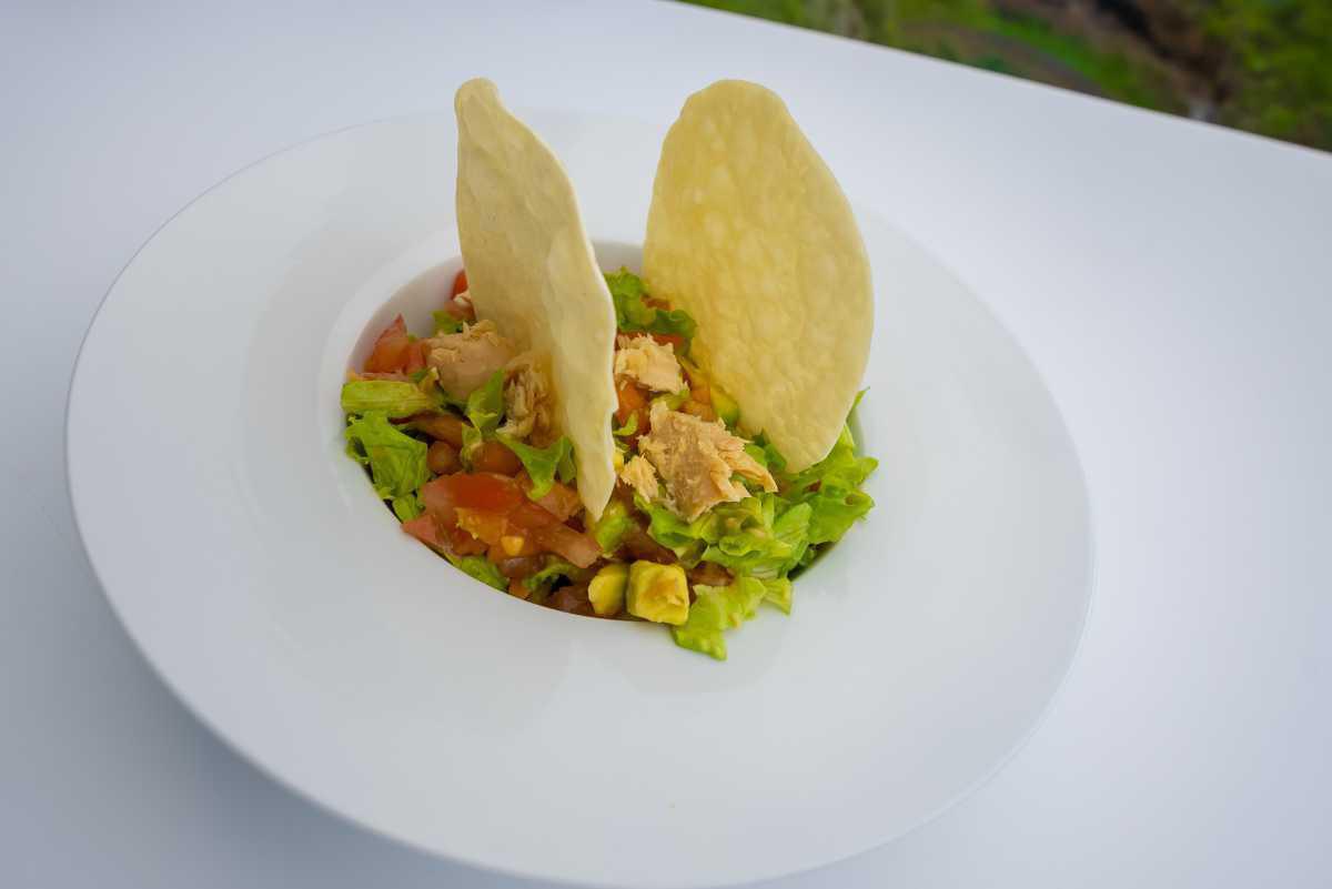 Ensalada De Bonito Fresco Con Vinagreta De Plátano