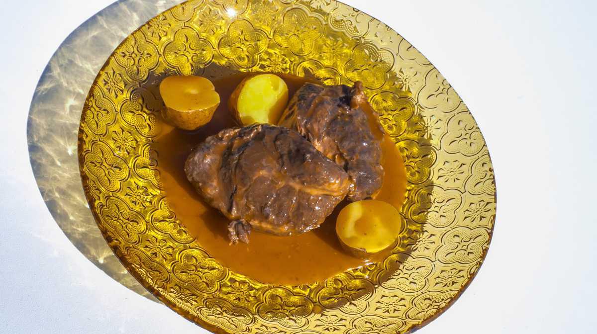 Carrilladas Cerdo Ibérico Estofadas Y Mojo Rojo Carrilladas Cerdo Ibérico Estofadas Y Mojo Rojo