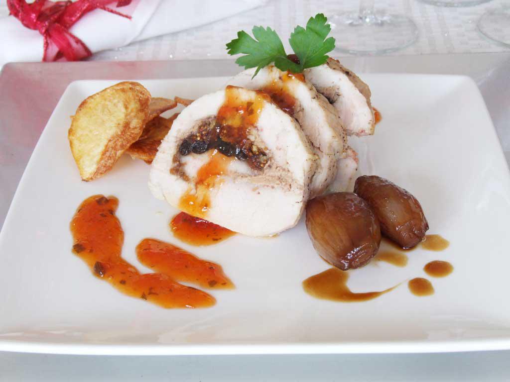 Pechuga De Pavo Rellena De Frutos Secos Con Reducción De Pomelo Pechuga De Pavo Rellena De Frutos Secos Con Reducción De Pomelo
